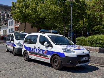 Γαλλία: Σοκαριστική επίθεση σε γιαγιά και εγγονή έξω από το σπίτι τους