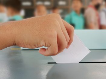 Τα παιδιά ψηφίζουν: Το πιο γλυκό βίντεο των εκλογών