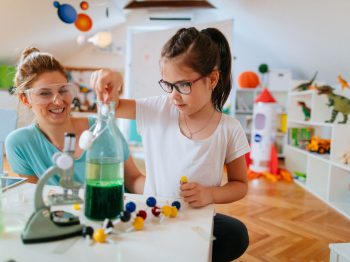 Πώς το επάγγελμα των γονιών μπορεί να επηρεάσει τις επαγγελματικές επιλογές των παιδιών; 4 επιστήμονες -παιδιά επιστημόνων -απαντούν!