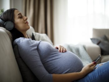 Πώς η μουσική βοηθά στην ανάπτυξη των εμβρύων κατά τη διάρκεια της εγκυμοσύνης;