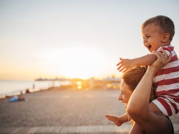 6 tips για να περάσεις ποιοτικό χρόνο με το παιδί, ακόμα και κατά τη διάρκεια μιας δύσκολης μέρας