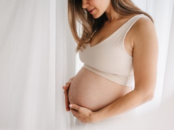 Μπορείς να μείνεις φυσιολογικά έγκυος μετά από εξωσωματική;
