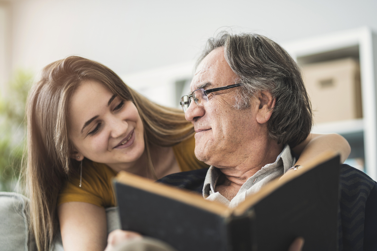 3 σημαντικά μαθήματα για τις σχέσεις που παίρνουμε από τους γονείς μας