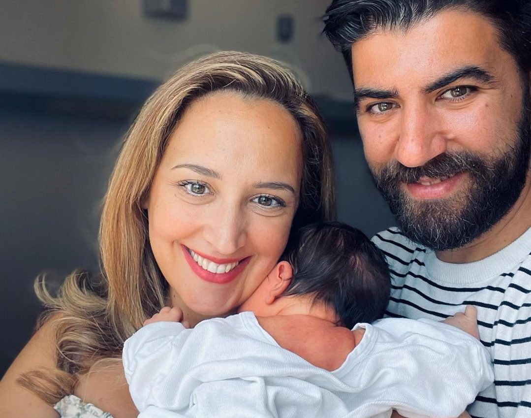 "2 μήνες...έτσι!": Η Ολυμπιονίκης Κλέλια Πανταζή φωτογραφίζει το μωράκι της μαζί με τον μεγάλο της γιο