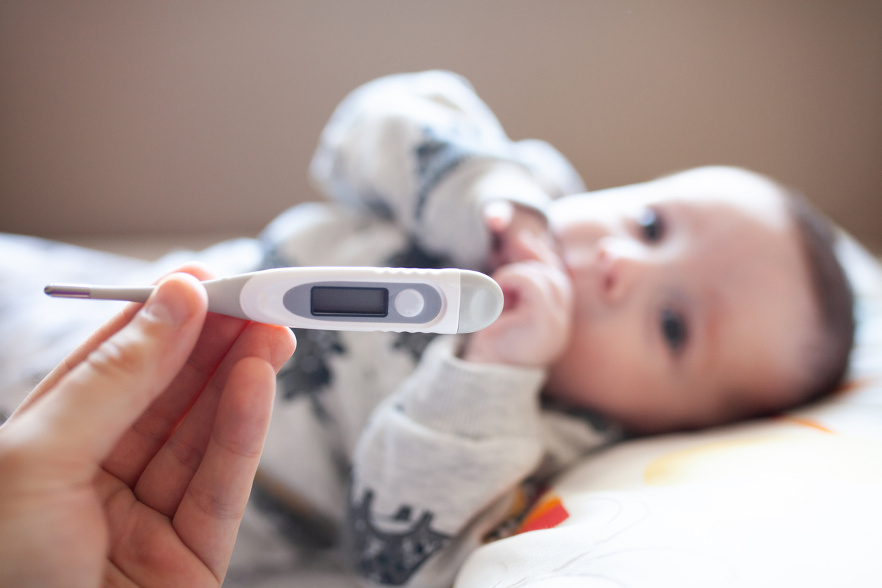 Η φυσιολογική θερμοκρασία του μωρού: Πότε πρέπει να τηλεφωνήσεις στον παιδίατρο;