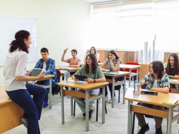 Δωρεάν μαθήματα στο Κοινωνικό Φροντιστήριο του Δήμου Αθηναίων για μαθητές Γυμνασίου και Λυκείου