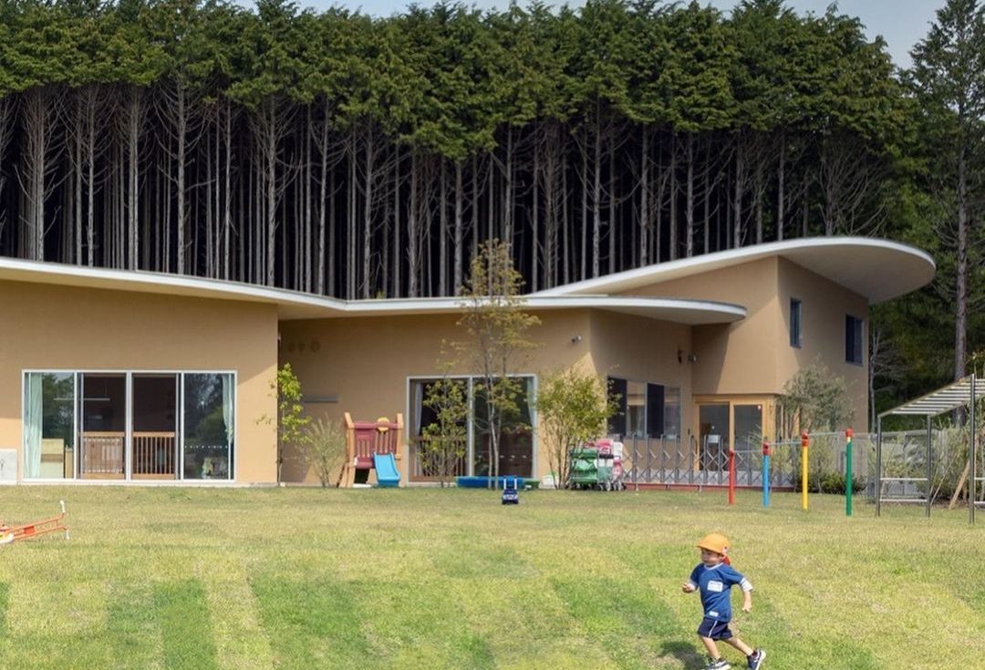 To Δάσος των Παιδιών: Ένα νηπιαγωγείο με φόντο το Φούτζι Γιάμα