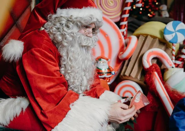 Τεχνόπολη Δήμου Αθηναίων: Φέτος το The Christmas Factory γιορτάζει τα 10 του χρόνια και ο Άι Βασίλης τα γενέθλιά του στη μεγαλύτερη Χριστουγεννιάτικη γιορτή