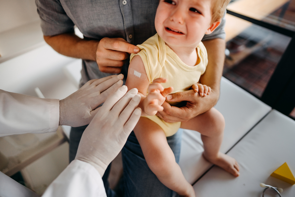 Εμβόλια χωρίς σύριγγα: Ευκολότερος ο εμβολιασμός των παιδιών και όσων φοβούνται τις σύριγγες