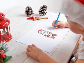 Χριστουγεννιάτικες κατασκευές: Τα παιδιά ζωγραφίζουν τον πιο εύκολο Άι Βασίλη!