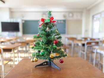 Πότε ανοίγουν τα σχολεία μετά τα Χριστούγεννα; Οι αργίες του 2024