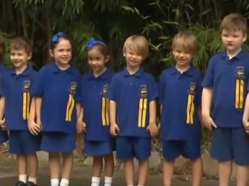 Κι όμως σε σχολείο της Αυστραλίας βρέθηκαν συμμαθητές... πέντε ζευγάρια διδύμων!