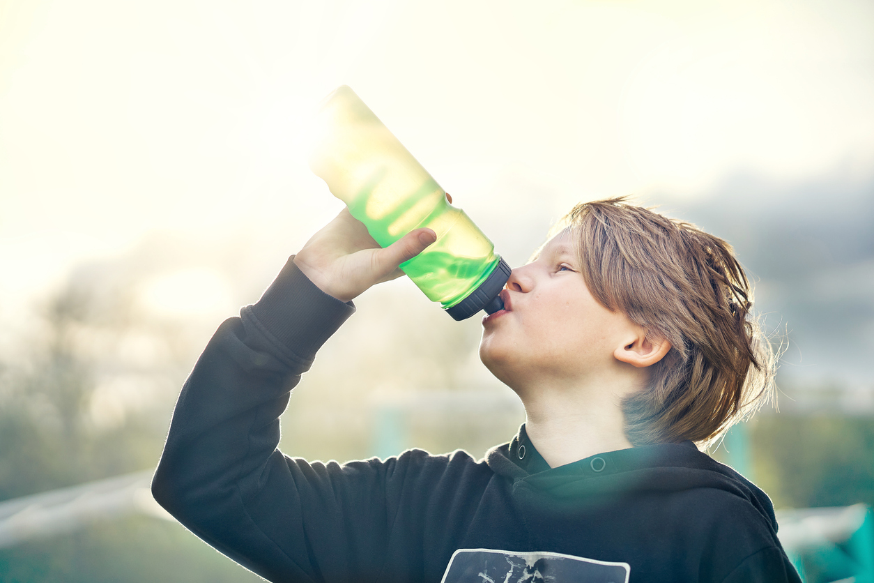 Τα ενεργειακά ποτά συνδέονται με κακή ποιότητα ύπνου των νέων