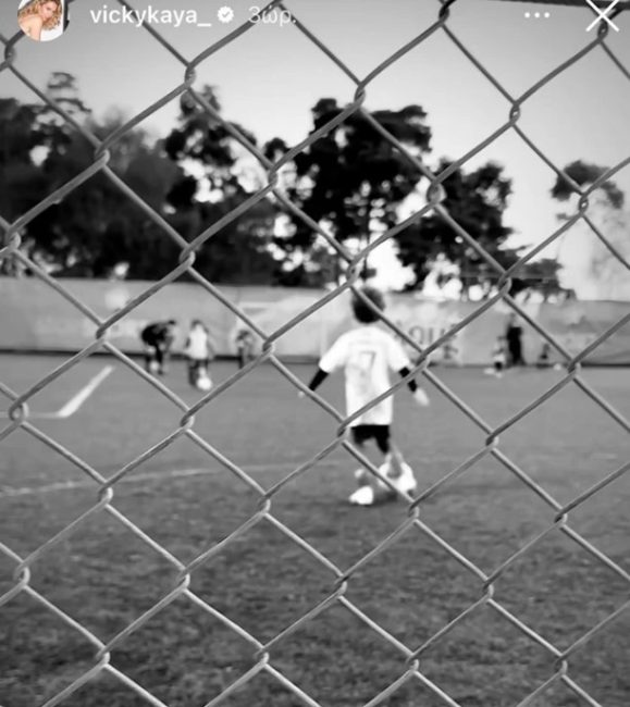Ηλίας-Κάρολος Κρασσάς: Ο γιος της Βίκυ Καγιά παίζει ποδόσφαιρο και η περήφανη μαμά δεν σταματά να βγάζει φωτογραφίες