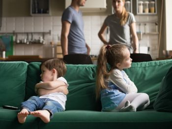 'Mπερδεμένες' οικογένειες: Ο σωστός τρόπος να θέτουμε όρια σύμφωνα με τη ψυχολόγο