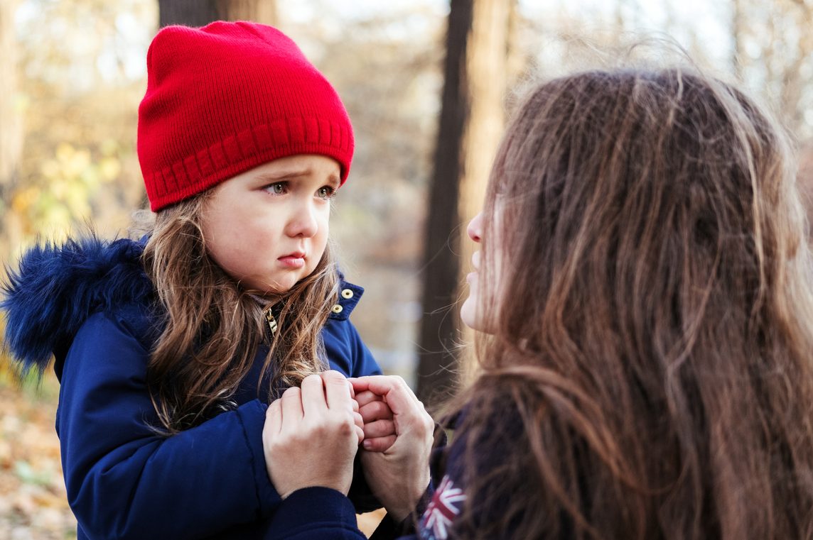 Τι κάνουμε όταν μας χτυπάει το παιδί; 3 χρήσιμες συμβουλές για γονείς νηπίων