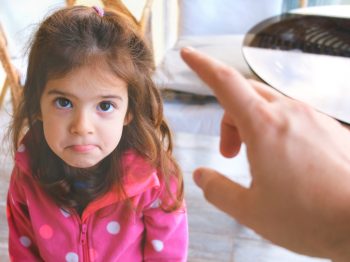 “Εάν δεν είμαι καλό παιδί, δεν θα με αγαπούν”: Πώς η τιμωρία μπορεί να καταστρέψει την αυθεντικότητα των παιδιών