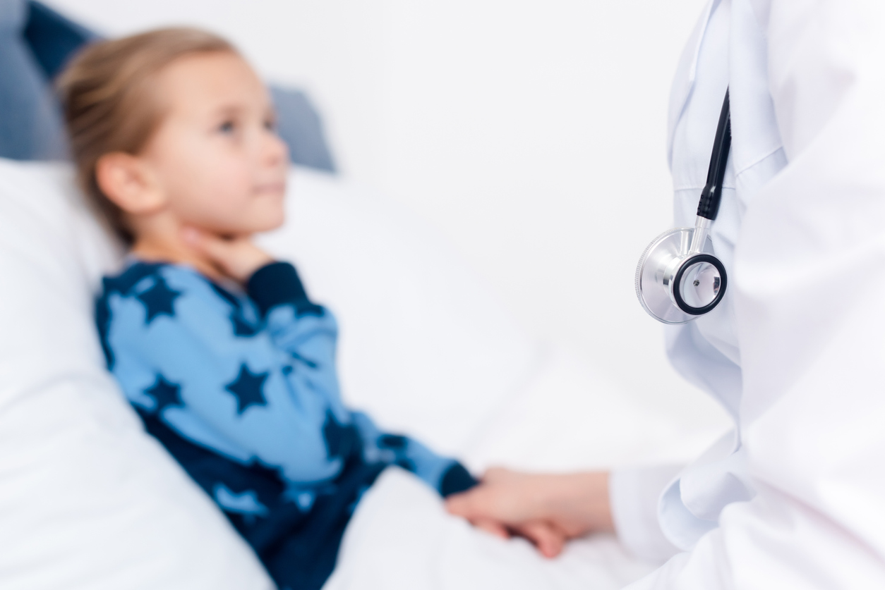 Στρεπτόκοκκος: Πότε το παιδί πρέπει να πάει κατευθείαν στον γιατρό