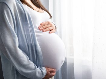 Μία στις δέκα έγκυες που νόσησαν με Covid μπορεί να αναπτύξει long Covid