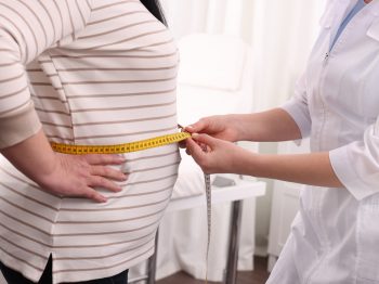 7 στους 10 Έλληνες ζουν με μη υγιές βάρος: Ημερίδα για τις επιπτώσεις της παχυσαρκίας