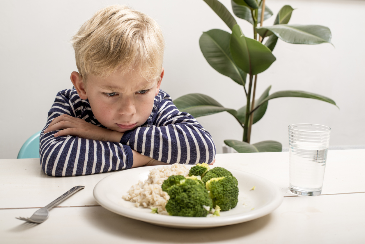 Δεν τρώει λαχανικά ή φρούτα; Tips για να τρώνε τα μικρά παιδιά πιο υγιεινά