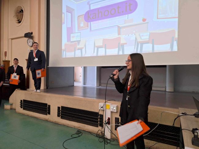 Έλληνες μαθητές έφτιαξαν ένα εκπαιδευτικό, διαδραστικό παιχνίδι για την κατανόηση της οργάνωσης και της λειτουργίας της Ευρώπης