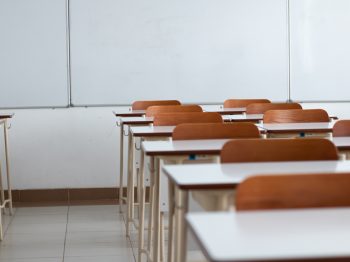 Φθιώτιδα: Έπεσε η ψευδοροφή σε τάξη Λυκείου εν ώρα μαθήματος